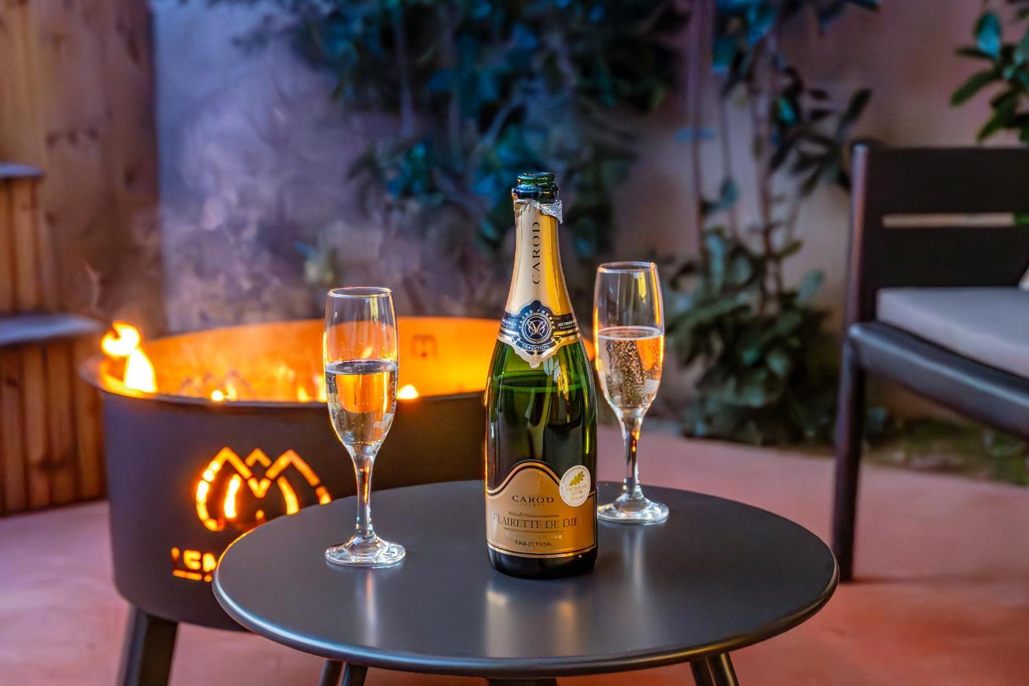 Hermes - Appartement Avec Jacuzzi Scandinave Nyons Bagian luar foto